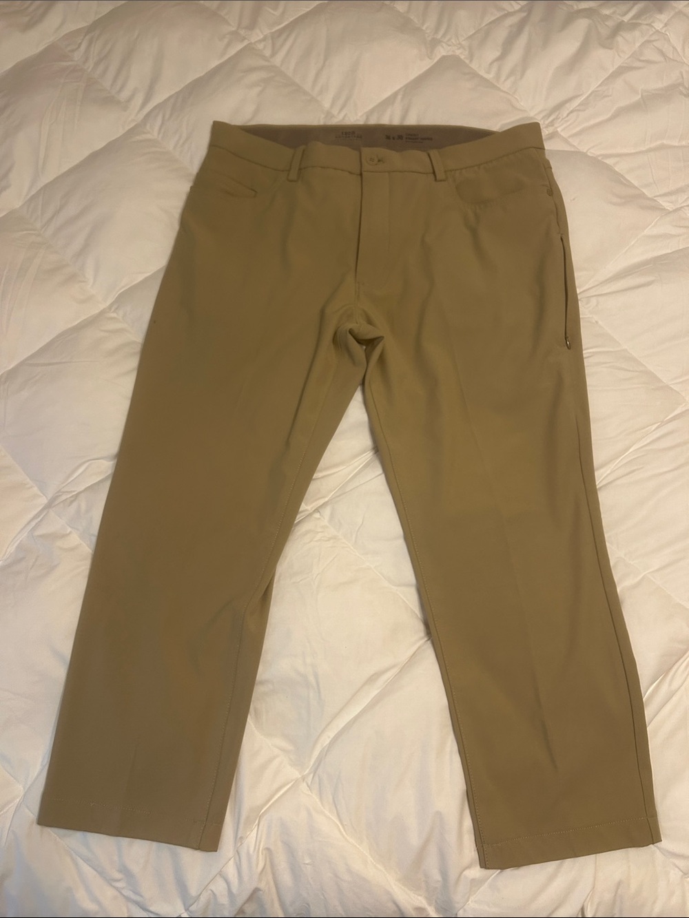 Izod Men's Khaki Chinos in Tan 36x30